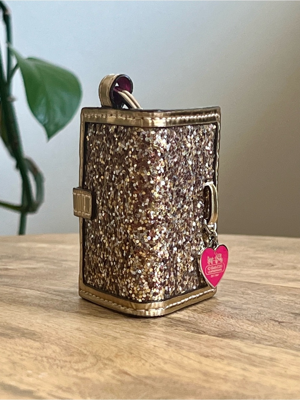 Vintage Coach Gold Glitter Mini Frame Keychain with Pink Heart Charm Y2K - Picture 5 of 12